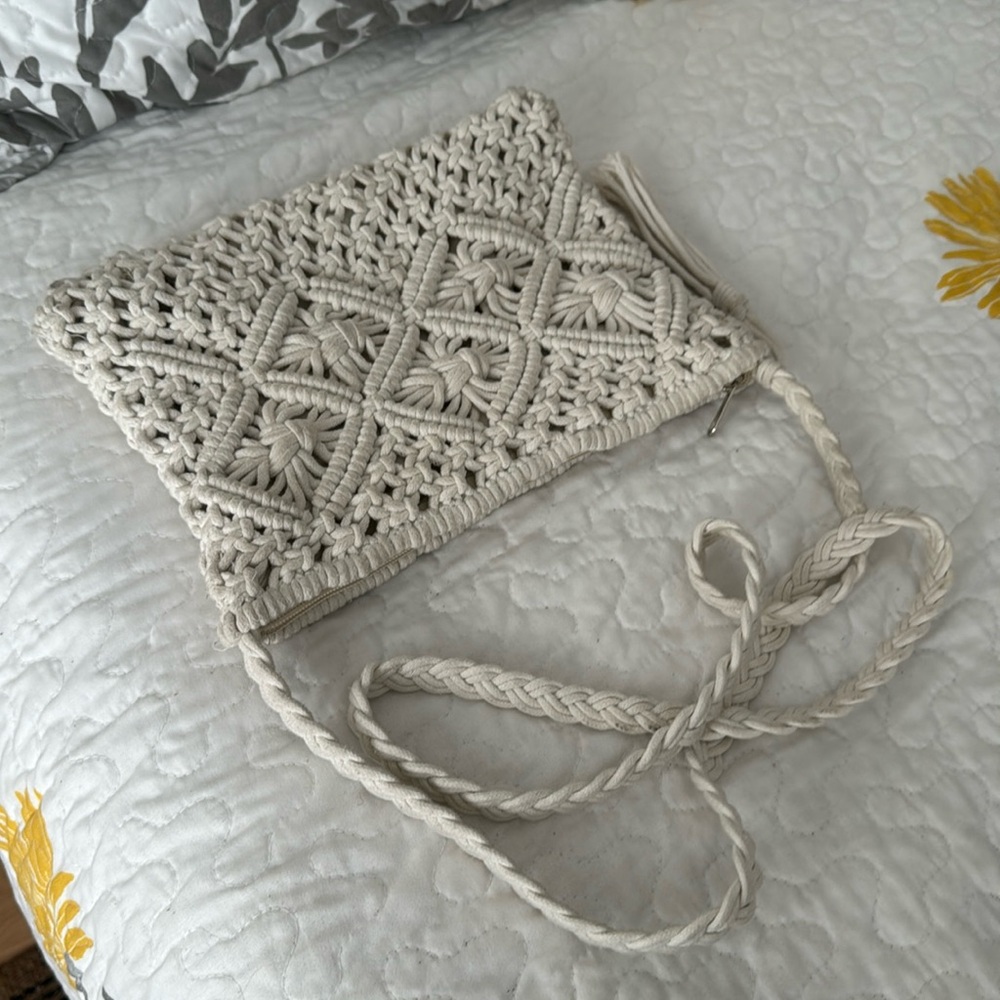 Macramé purse